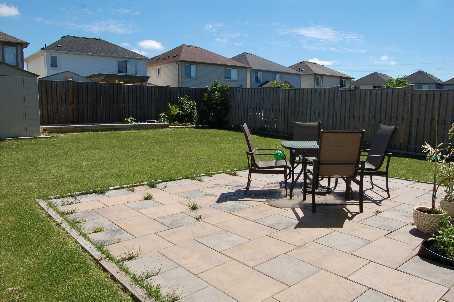 1033 Bradley Terr, House detached with 4 bedrooms, 3 bathrooms and 6 parking in Milton ON | Image 7