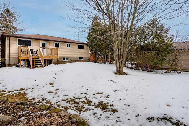 200 Ferndale Dr N, House detached with 3 bedrooms, 2 bathrooms and 3 parking in Barrie ON | Image 32