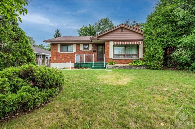 984 Neville Street, House detached with 3 bedrooms, 2 bathrooms and 4 parking in Ottawa ON | Image 1