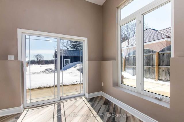 863 Douglas St W, House detached with 1 bedrooms, 2 bathrooms and 100 parking in West Grey ON | Image 4