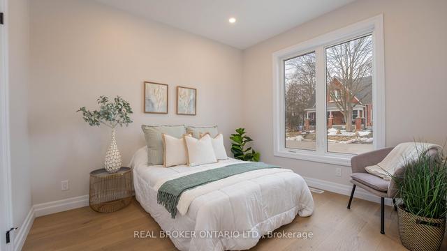 7 Robinson Ave, House detached with 3 bedrooms, 2 bathrooms and 4 parking in Brantford ON | Image 9