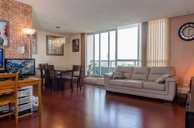 ph 02 - 44 Longbourne Dr, Condo with 2 bedrooms, 1 bathrooms and 1 parking in Toronto ON | Image 1
