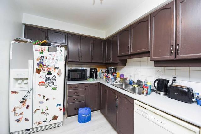 103 Chipmunk Cres, House attached with 3 bedrooms, 3 bathrooms and 2 parking in Brampton ON | Image 32