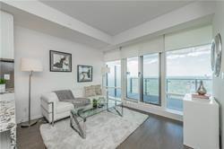 6410 - 1 Bloor St E, Condo with 1 bedrooms, 2 bathrooms and 0 parking in Toronto ON | Image 6