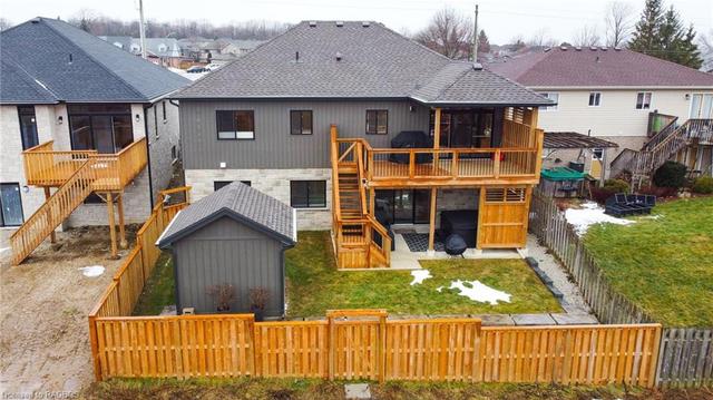 2555 9th Ave E Avenue, House detached with 4 bedrooms, 3 bathrooms and null parking in Owen Sound ON | Image 11