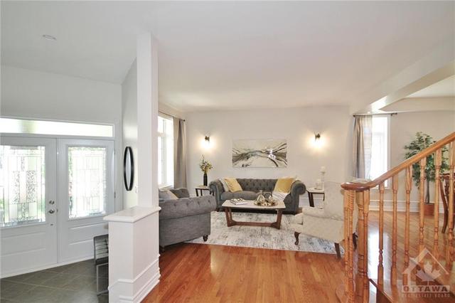 20 Black Tern Crescent, House detached with 5 bedrooms, 5 bathrooms and 6 parking in Ottawa ON | Image 2