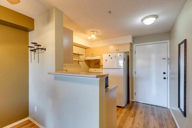 1207 - 2395 Eversyde Avenue Sw, Condo with 1 bedrooms, 1 bathrooms and 1 parking in Calgary AB | Image 3