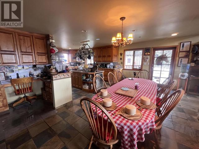 7915 Machette Lake Road, House detached with 5 bedrooms, 4 bathrooms and null parking in Cariboo L BC | Image 12
