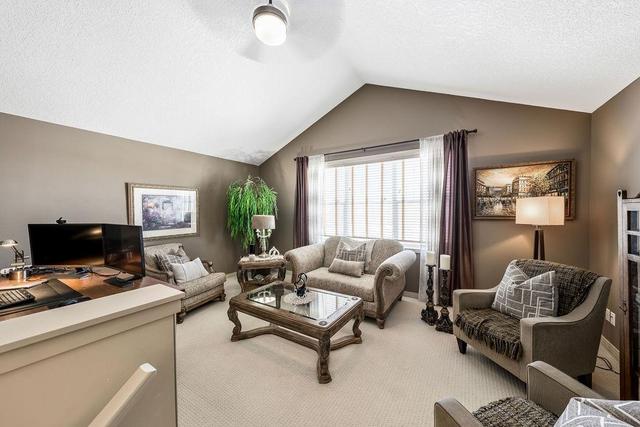 7903 Cougar Ridge Avenue Sw, House detached with 4 bedrooms, 3 bathrooms and 2 parking in Calgary AB | Image 15