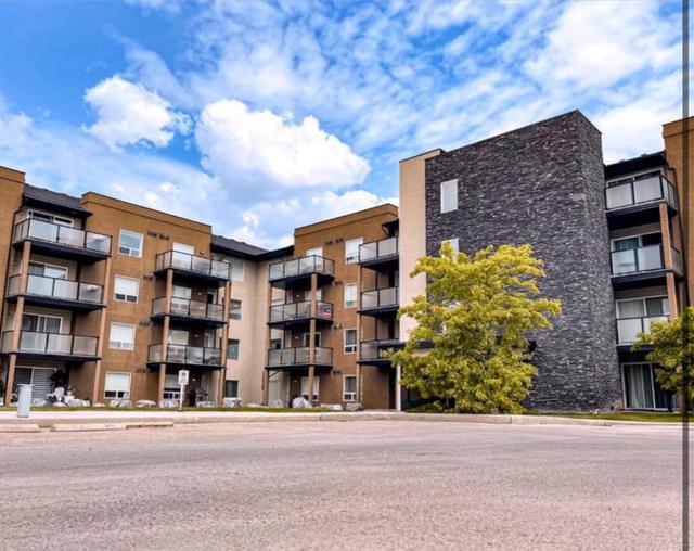 412 - 9124 96 Avenue, Condo with 1 bedrooms, 1 bathrooms and 2 parking in Grande Prairie AB | Image 2
