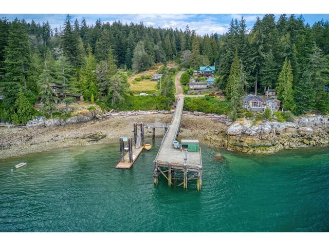 492 Shawanabe Road, House detached with 2 bedrooms, 3 bathrooms and null parking in Sunshine Coast F BC | Image 37