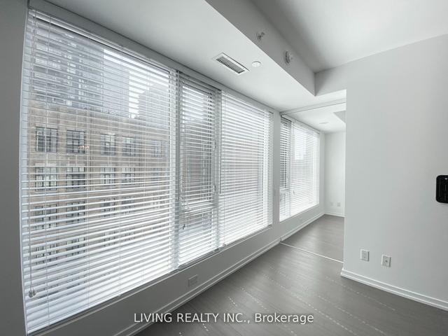 910 - 101 Peter St, Condo with 1 bedrooms, 1 bathrooms and 0 parking in Toronto ON | Image 3