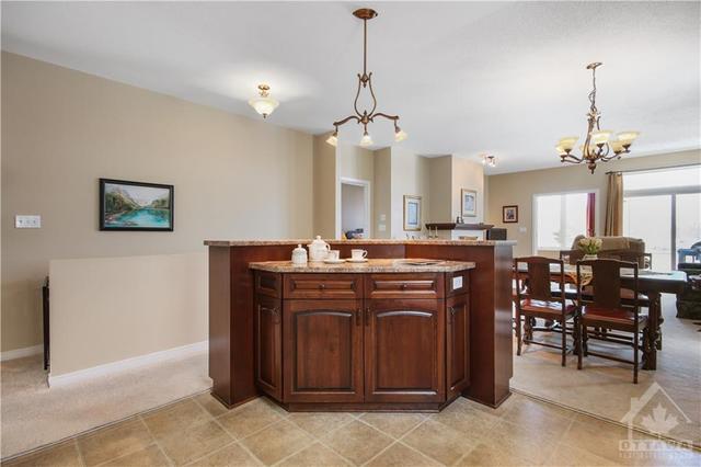 335 Breckenridge Crescent E, Townhouse with 2 bedrooms, 2 bathrooms and 2 parking in Ottawa ON | Image 15