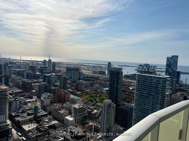 4805 - 197 Yonge St, Condo with 1 bedrooms, 1 bathrooms and 0 parking in Toronto ON | Image 2