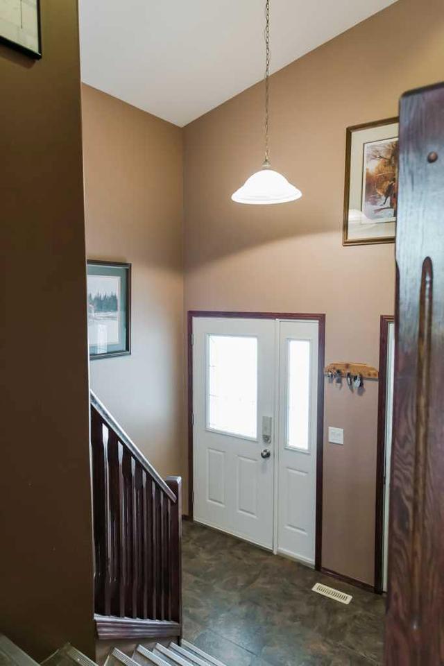 10249 72 Avenue, House detached with 4 bedrooms, 3 bathrooms and 8 parking in Grande Prairie AB | Image 9