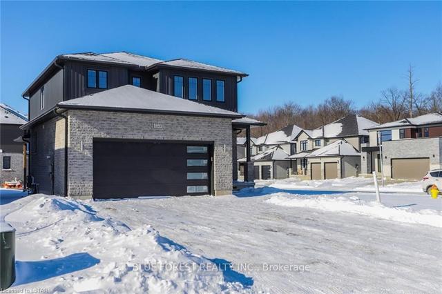 17 Royal Cres, House detached with 3 bedrooms, 3 bathrooms and 4 parking in Southwold ON | Image 12