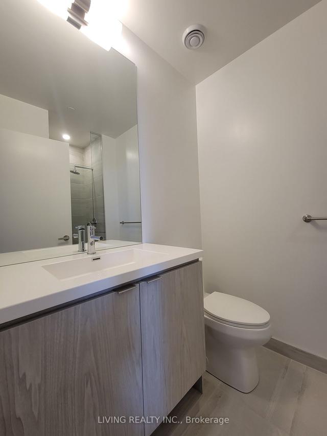 1509 - 55 Cooper St, Condo with 3 bedrooms, 2 bathrooms and 1 parking in Toronto ON | Image 4