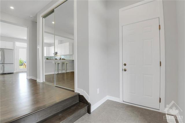 314 Canadensis Lane, Townhouse with 3 bedrooms, 3 bathrooms and 2 parking in Ottawa ON | Image 2