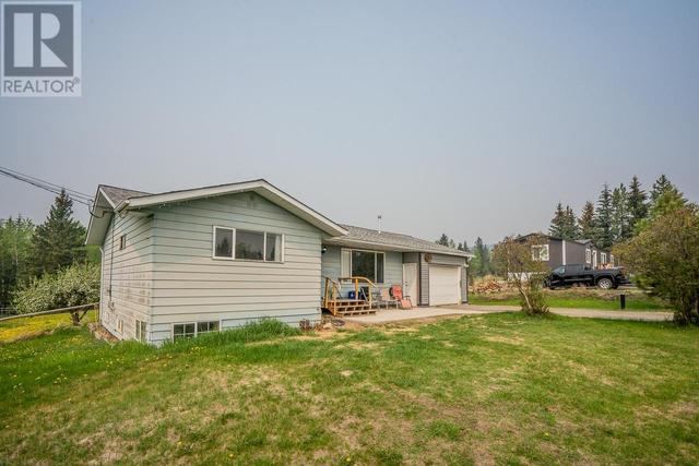 6519 Grey Crescent, House detached with 4 bedrooms, 2 bathrooms and null parking in Cariboo L BC | Image 2