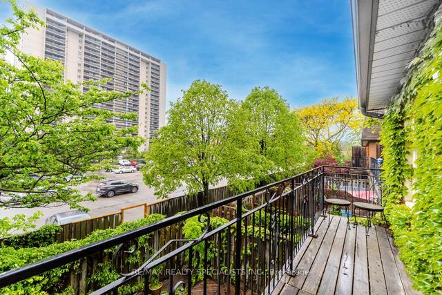 55 Silver Shadow Path, Townhouse with 3 bedrooms, 2 bathrooms and 2 parking in Toronto ON | Image 9