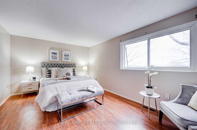 8 Rusty Crest Way, House attached with 3 bedrooms, 2 bathrooms and 2 parking in Toronto ON | Image 11
