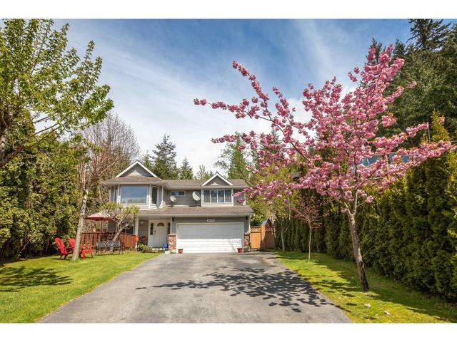 40756 Peebles Place, House detached with 5 bedrooms, 3 bathrooms and 4 parking in Squamish BC | Image 1