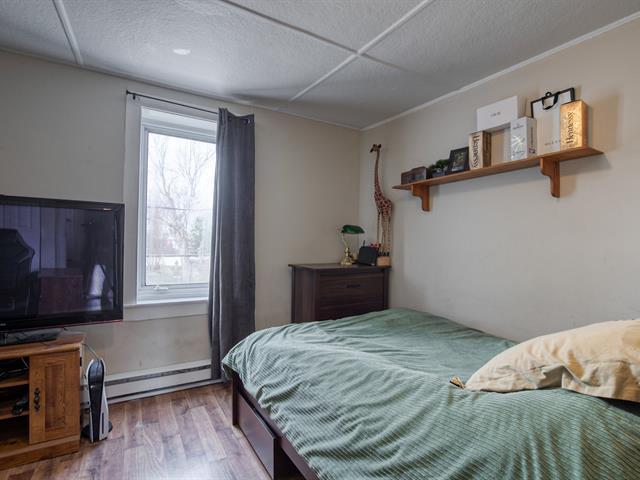 385 - 387 Rue St Charles, House detached with 2 bedrooms, 1 bathrooms and 2 parking in Farnham QC | Image 11