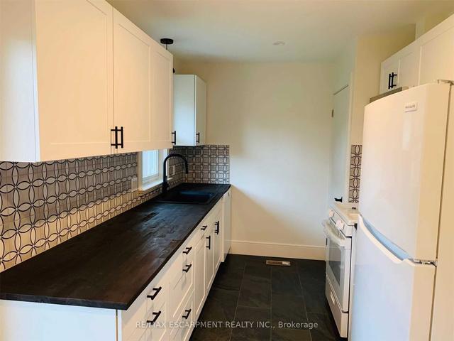 204 West 19th St, House detached with 2 bedrooms, 1 bathrooms and 2 parking in Hamilton ON | Image 9
