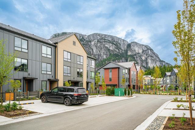 38023 Keel Way, House attached with 3 bedrooms, 3 bathrooms and 3 parking in Squamish BC | Image 35