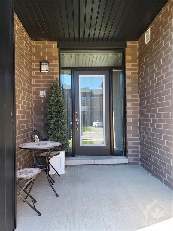 79 Longworth Avenue, Townhouse with 3 bedrooms, 3 bathrooms and 2 parking in Ottawa ON | Image 2