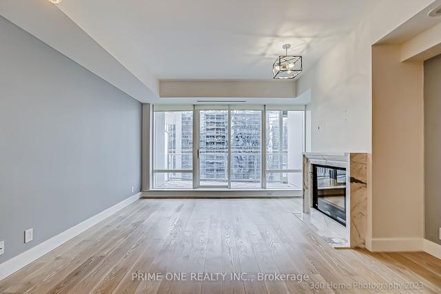 2808 - 180 University Ave, Condo with 2 bedrooms, 3 bathrooms and 1 parking in Toronto ON | Image 5