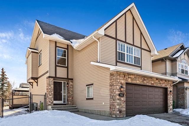7903 Cougar Ridge Avenue Sw, House detached with 4 bedrooms, 3 bathrooms and 2 parking in Calgary AB | Image 1