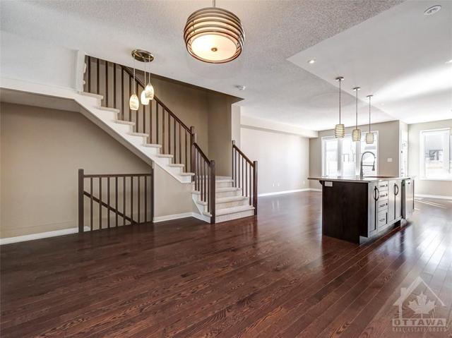 263 Losino Crescent, Townhouse with 3 bedrooms, 3 bathrooms and 3 parking in Ottawa ON | Image 8