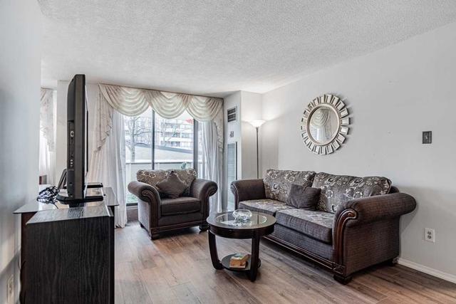 103 - 3 Lisa St, Condo with 3 bedrooms, 2 bathrooms and 1 parking in Brampton ON | Image 25