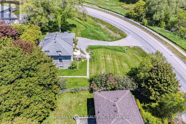 166 Simpson Ave, House detached with 3 bedrooms, 4 bathrooms and 6 parking in Clarington ON | Image 35