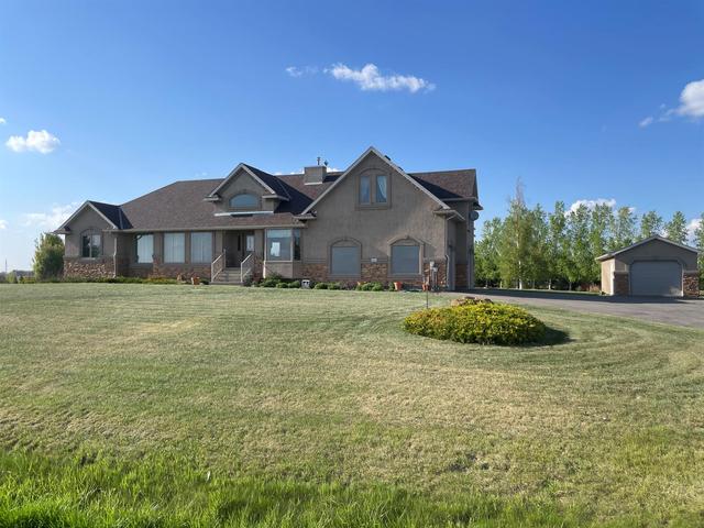 121 Chulavista Close, House detached with 4 bedrooms, 3 bathrooms and 10 parking in Lethbridge County AB | Image 3