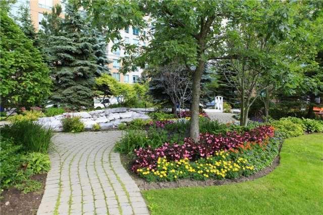01 - 119 Omni Dr, Townhouse with 3 bedrooms, 3 bathrooms and 2 parking in Toronto ON | Image 4