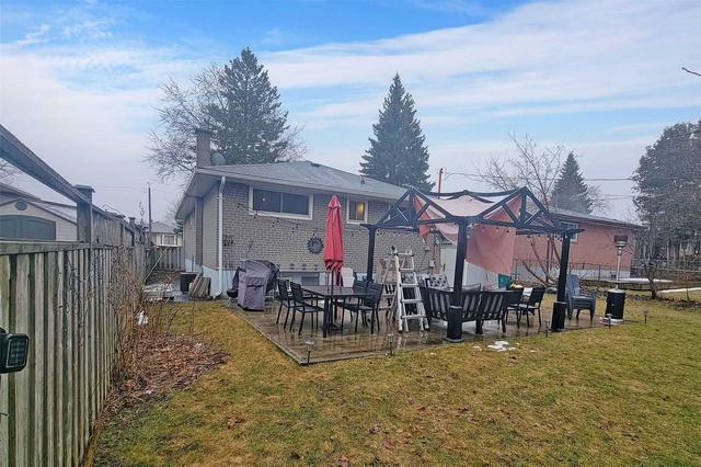 1358 Poprad Ave, House detached with 3 bedrooms, 3 bathrooms and 4 parking in Pickering ON | Image 11