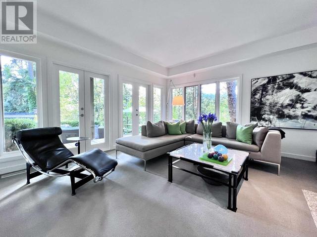 982 Belvedere Drive, House detached with 4 bedrooms, 3 bathrooms and 2 parking in North Vancouver BC | Image 23