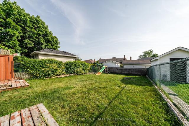 23 Ashford Crt, House semidetached with 3 bedrooms, 3 bathrooms and 4 parking in Brampton ON | Image 28