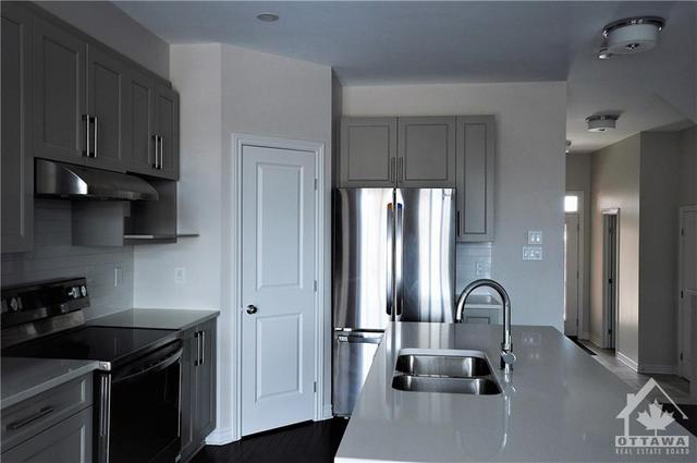 312 Kanashtage Terrace, Townhouse with 3 bedrooms, 3 bathrooms and 2 parking in Ottawa ON | Image 6