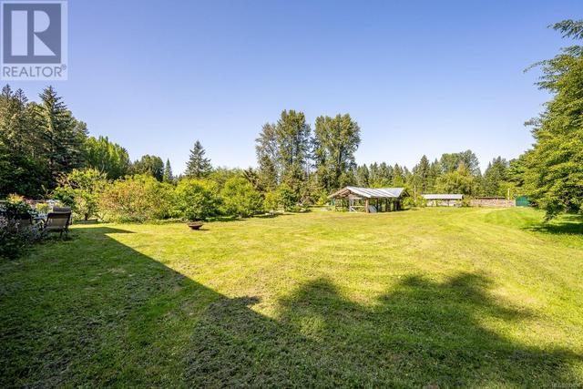 3326 Royston Rd, House detached with 5 bedrooms, 2 bathrooms and 10 parking in Comox Valley A BC | Image 7