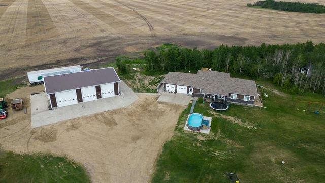 48324 834 Highway, House detached with 5 bedrooms, 3 bathrooms and null parking in Camrose County AB | Image 36