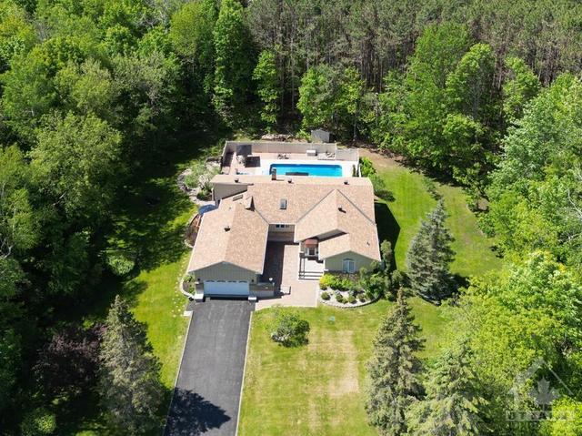 16 Kimini Drive, House detached with 3 bedrooms, 5 bathrooms and 10 parking in Ottawa ON | Image 29