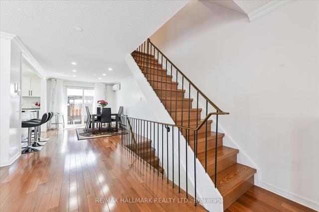 28 Candle Liteway, Townhouse with 3 bedrooms, 2 bathrooms and 2 parking in Toronto ON | Image 7