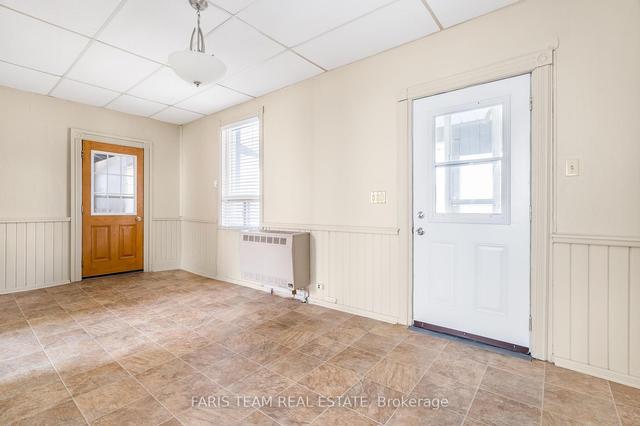 47 Gowan St, House detached with 2 bedrooms, 2 bathrooms and 6 parking in Barrie ON | Image 32