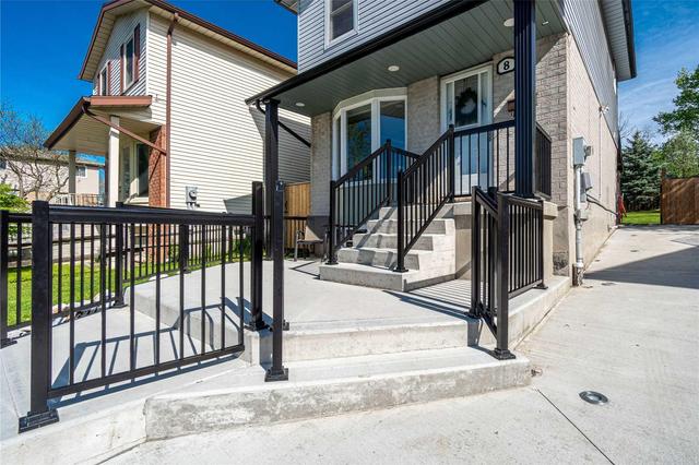8 Lindsay Crt, House detached with 3 bedrooms, 2 bathrooms and 3 parking in Guelph ON | Image 2