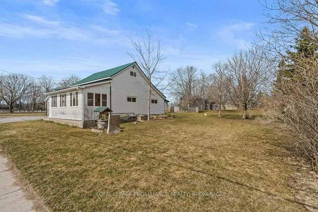 14 Wellington St, House detached with 3 bedrooms, 1 bathrooms and 5 parking in Prince Edward County ON | Image 21