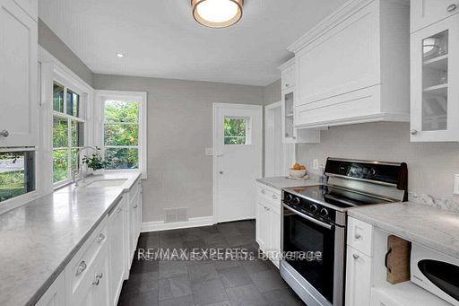 180 Burnhamthorpe Rd, House detached with 3 bedrooms, 2 bathrooms and 4 parking in Toronto ON | Image 37