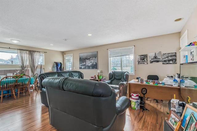 8051 Laguna Way Ne, House detached with 4 bedrooms, 2 bathrooms and 2 parking in Calgary AB | Image 23